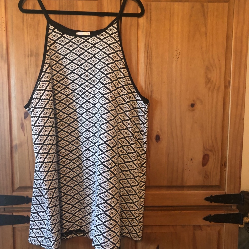 Black & White tribal print top